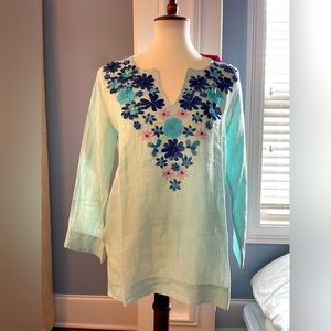 NWT Lilly Pulitzer linen tunic with plastic flower appliqué